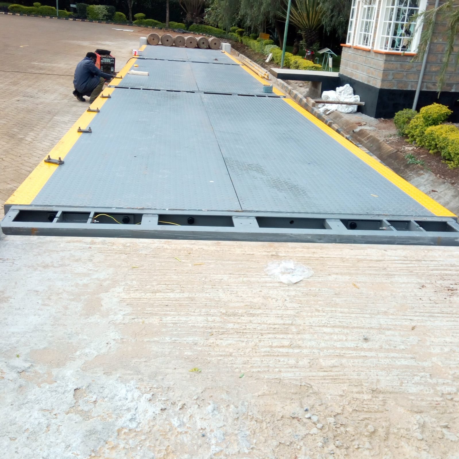 Industrial weighbridge solution